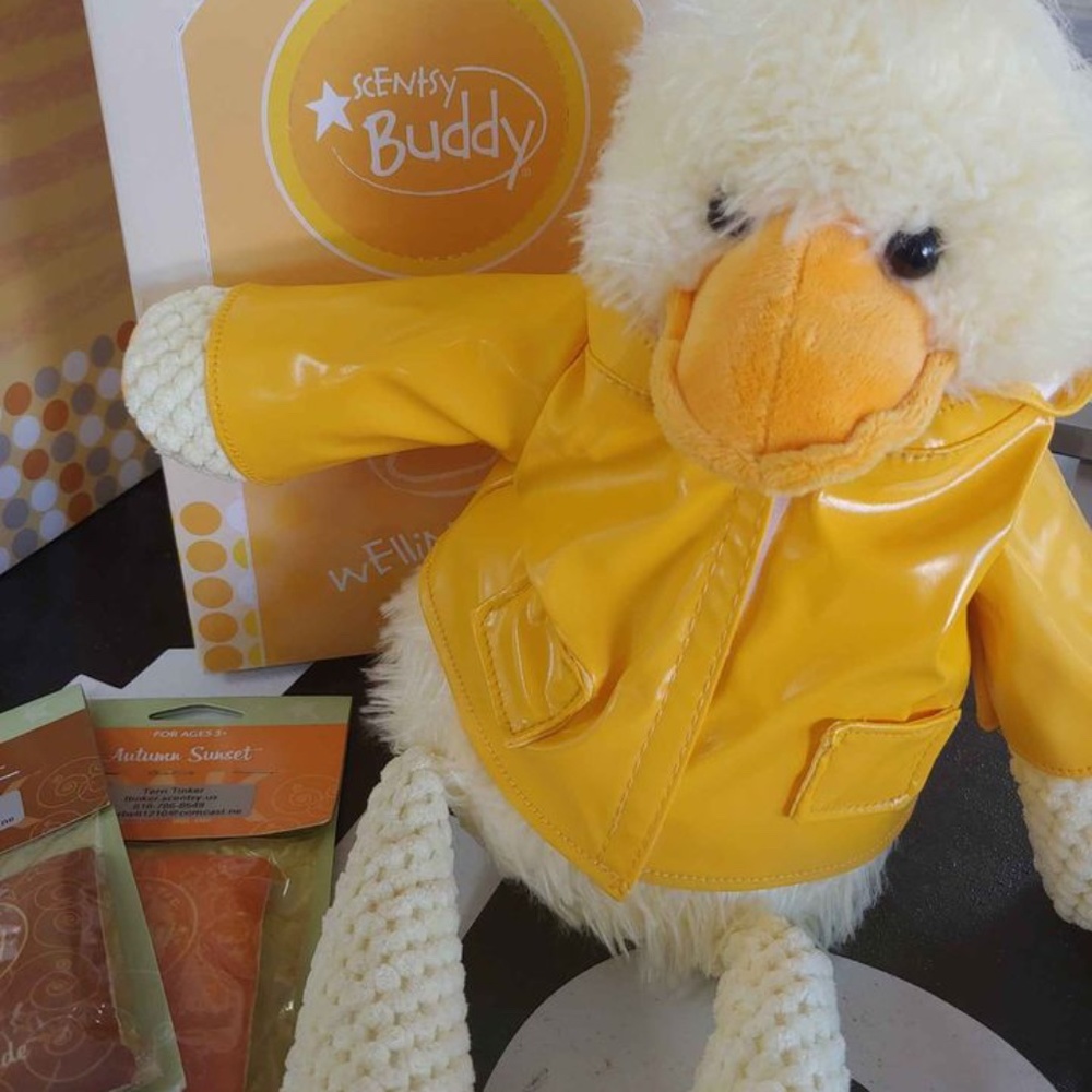 Scentsy Buddy Wellington the Duck Cuddle Buddy